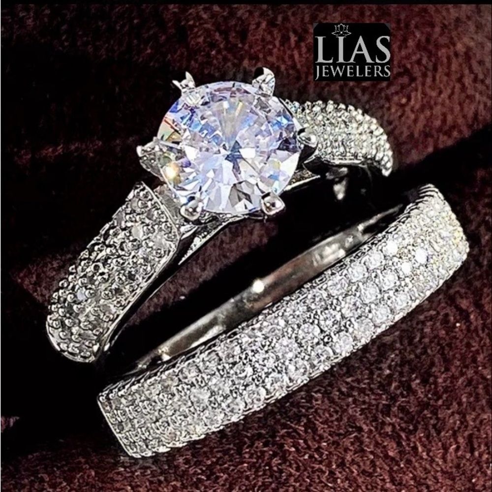 Brand New 18k White Gold Wedding Ring Set